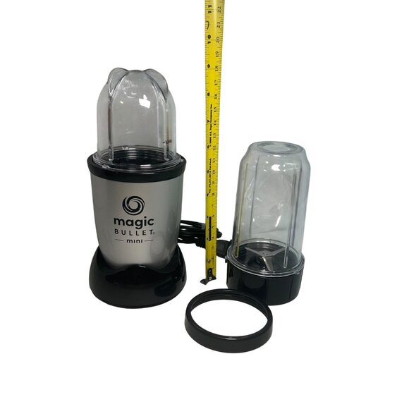 Magic Bullet Mini compact personal blender and accessories - Picture 7 of 8